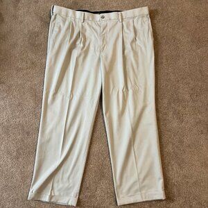 Dockers Men’s Relaxed Fit Khaki Pants 42x30‎
